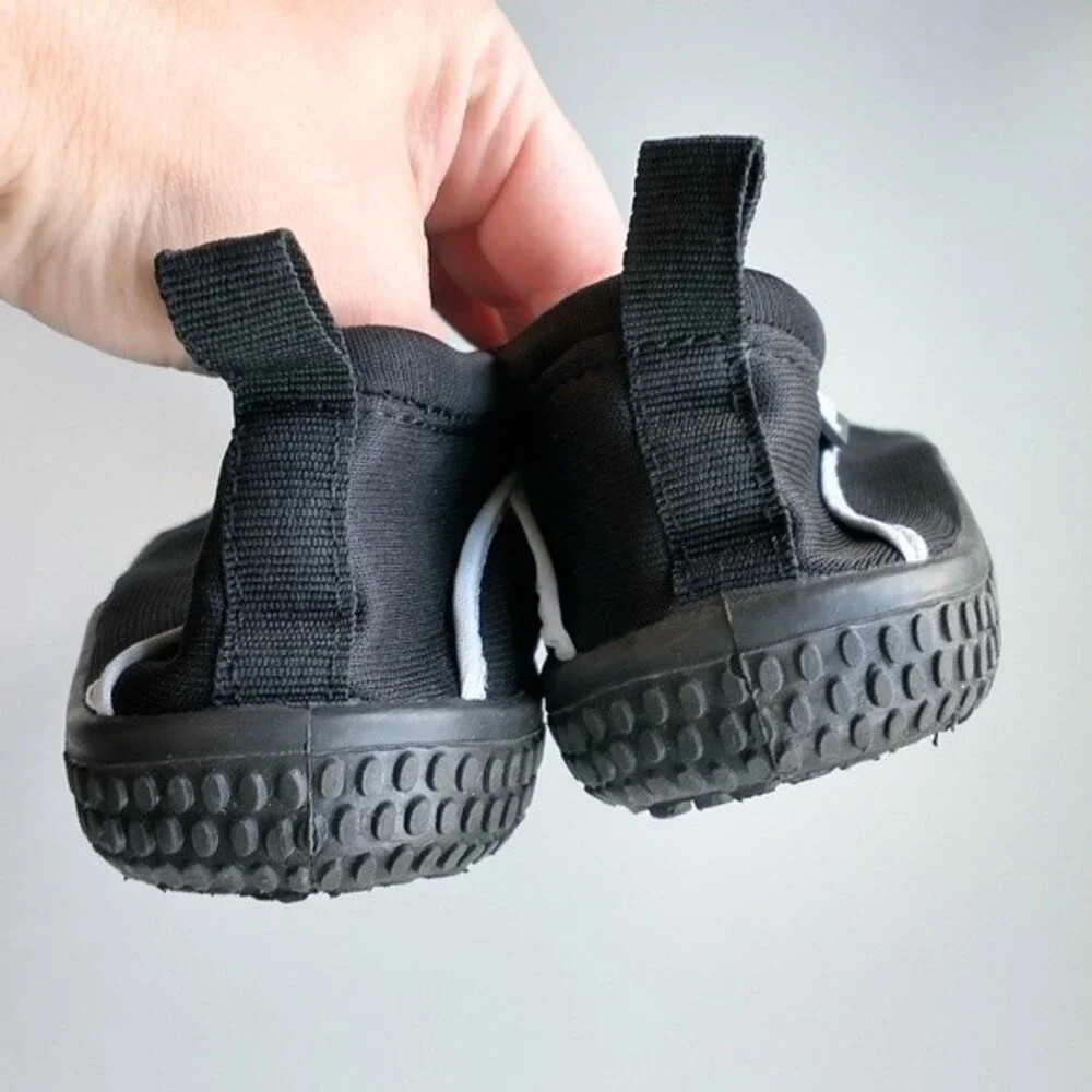Kid's Rockin Black Water Shoes Size 2 Youth